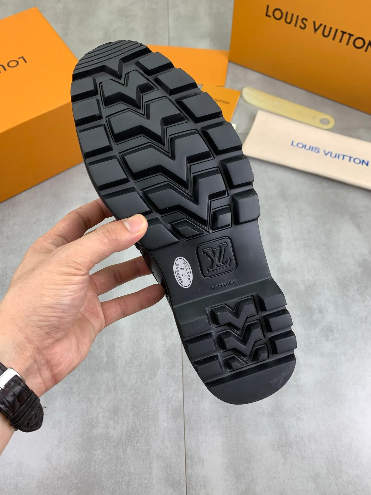 Factory price P820 💎💎💎LOUIS VUITTON [Louis Vuitton] - LV men's business casual leather shoes, luxurious and noble 👞All imported original cowhide, just to create a more comfortable wearing experience, upper: original high-end calfskin ➕Imported soft cowhide lining, original lightweight foam outsole ✔️ Color: 6️⃣colors available Size: 39-44 (38.45 46 can be customized (non-returnable)